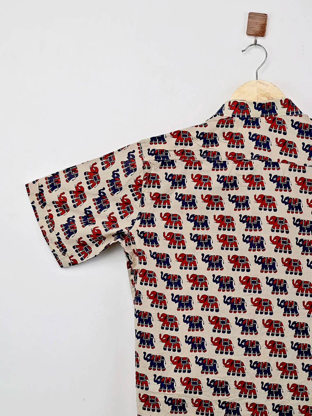 Cream & Multi Colour Elephant Half Sleeves Shirt - Image 4