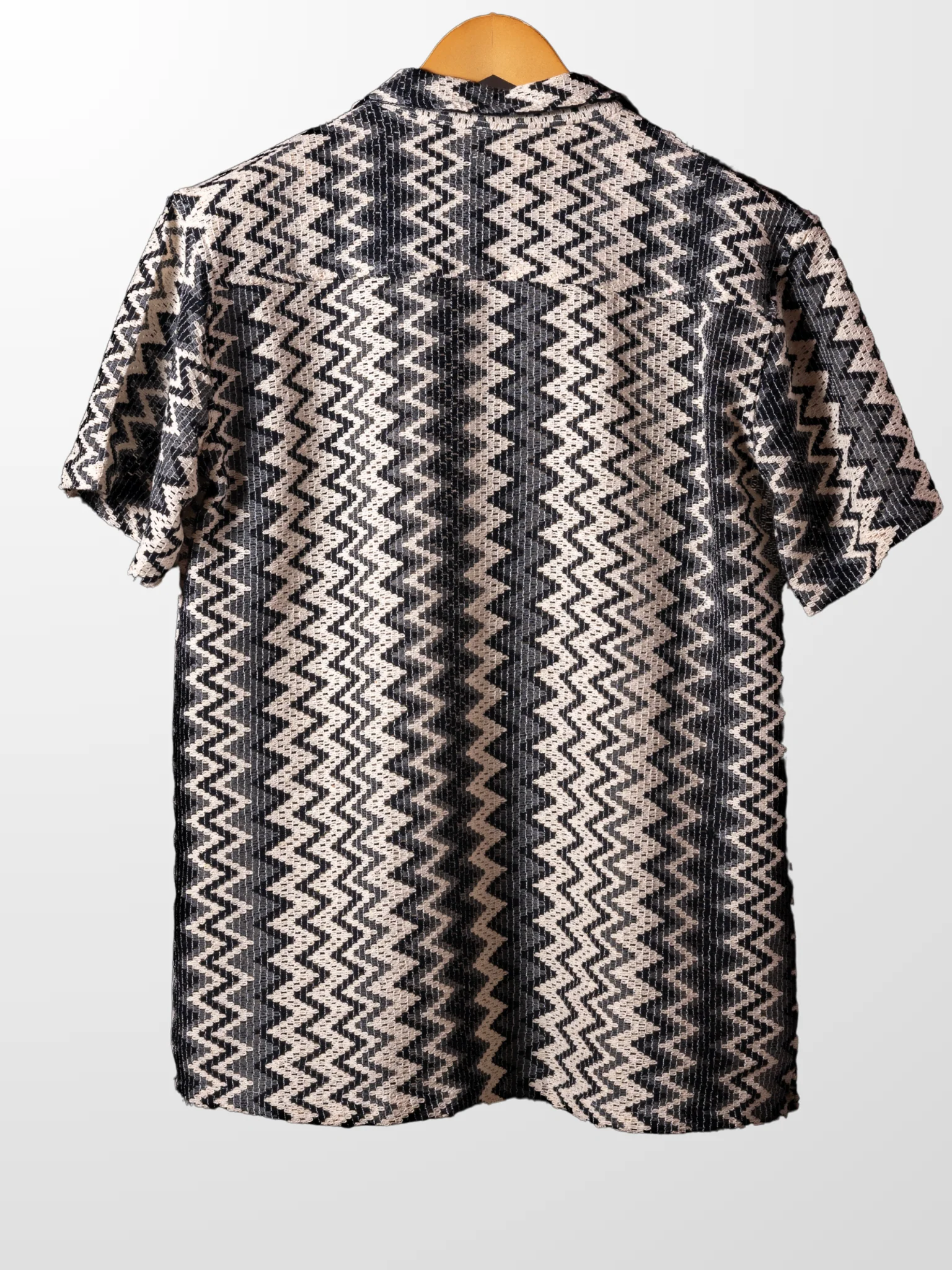 Grey – Cream Zig Zag Knitted Half Sleeves Shirt - Image 3
