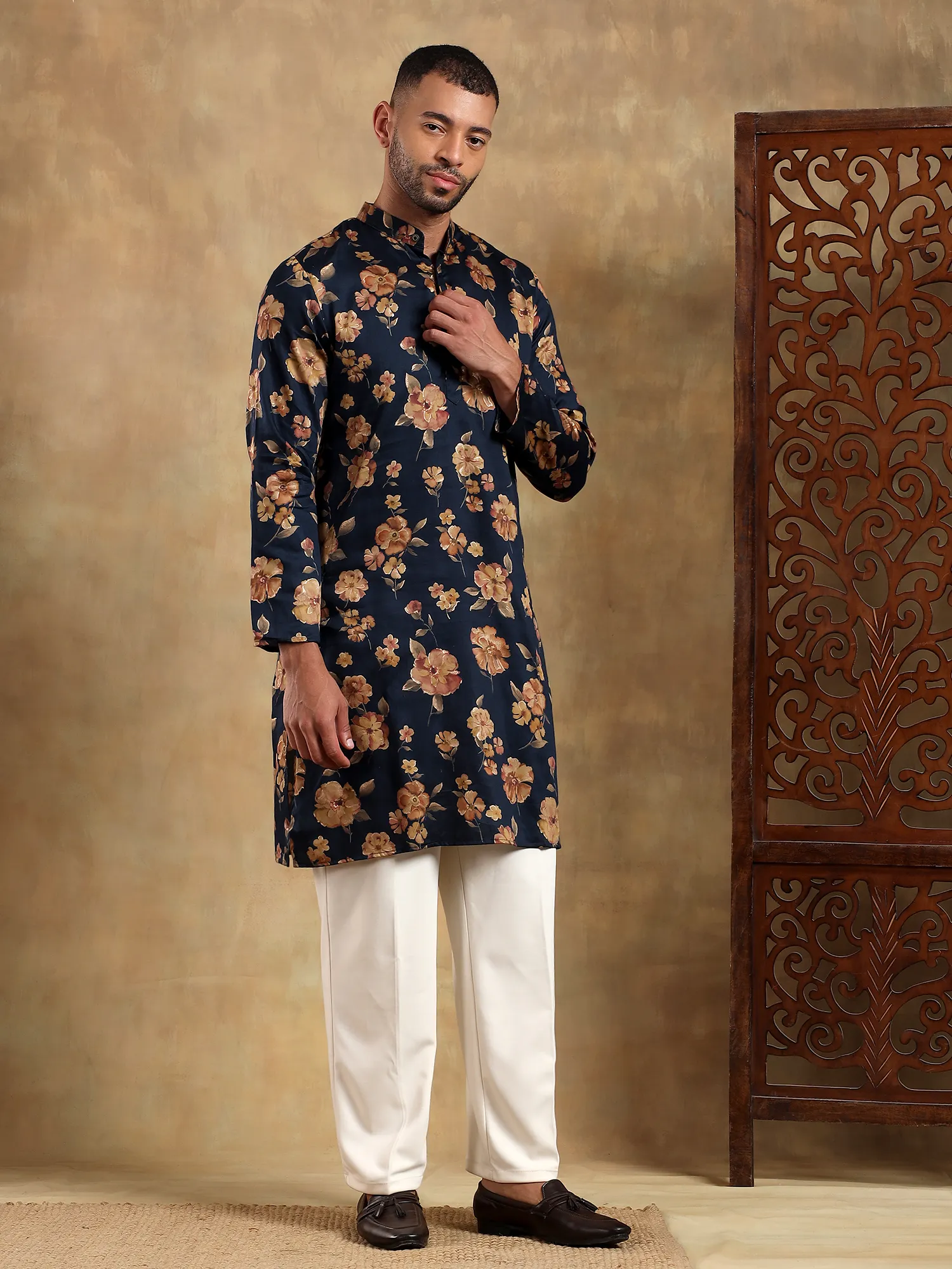 Navy Blue Floral Printed Long Kurta - Image 6