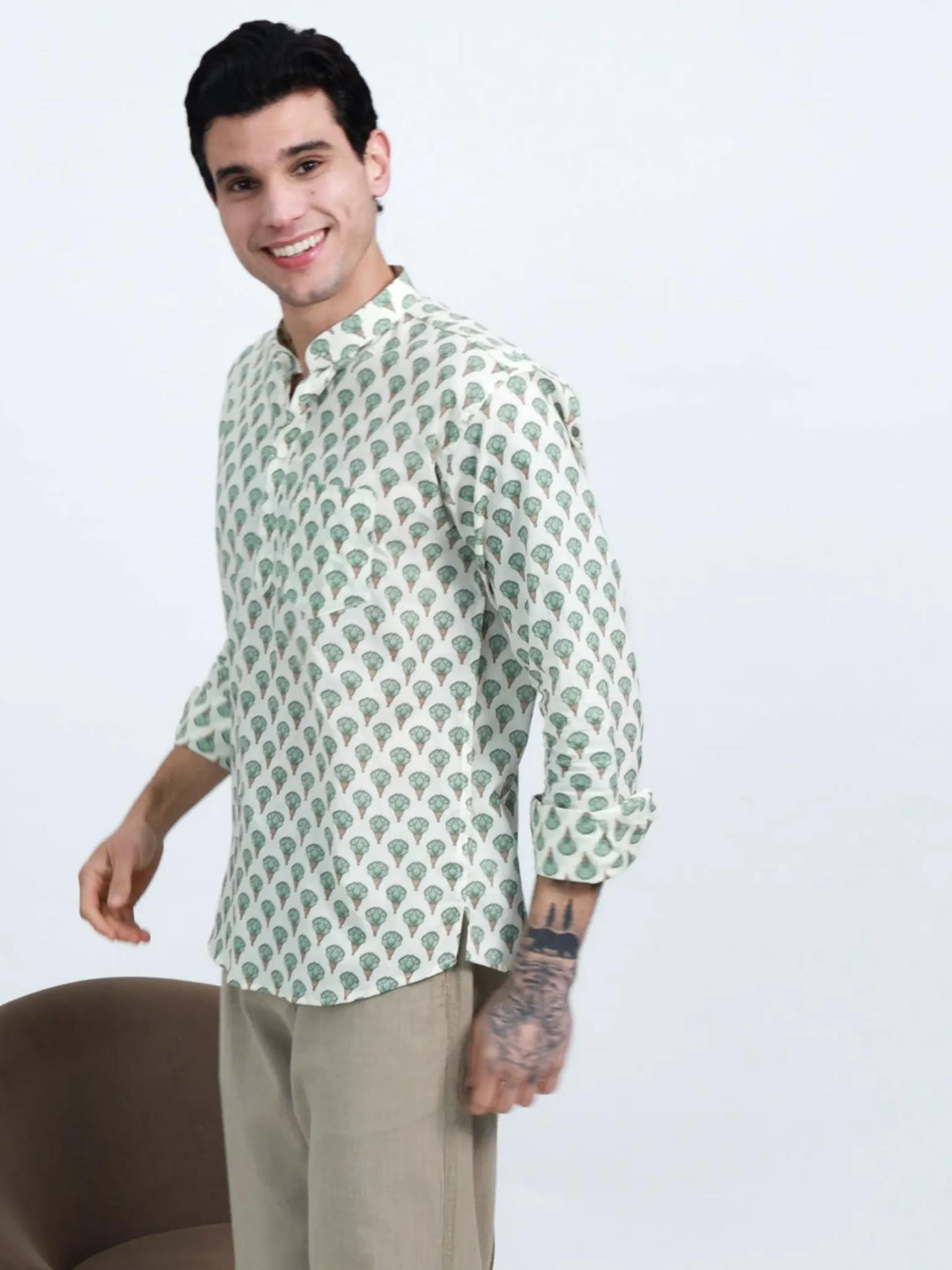 Off White Orchard short kurta - Image 2